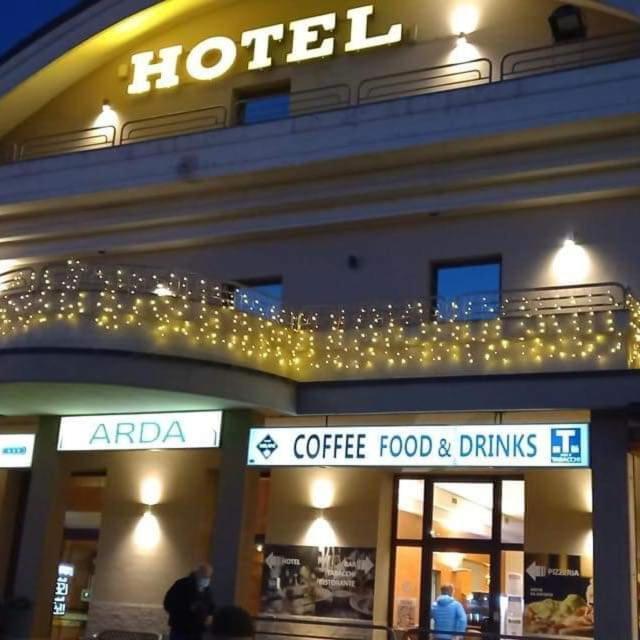 Hotel Arda Fiorenzuola 费伦佐拉亚达 外观 照片